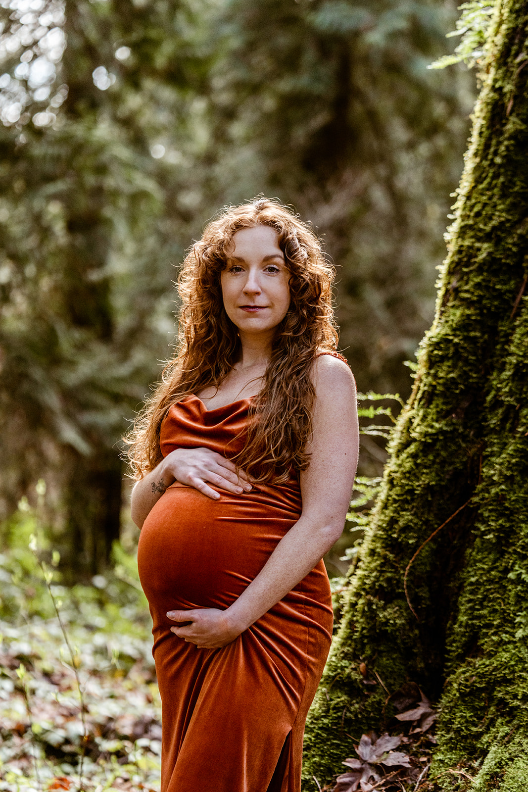 Rainforest Seward Park maternity photoshoot in Seattle, WA